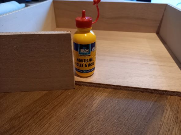 DIY: Nachtkastje Lade Lijmen